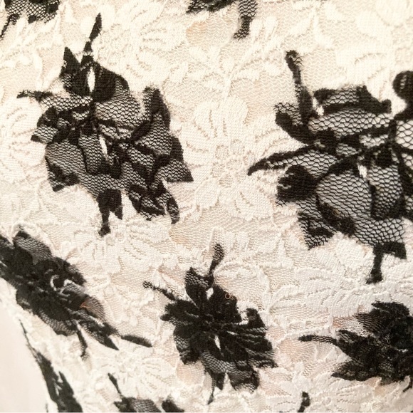 Suzy Shier Lacy Floral Sleeveless Dress M - Picture 6 of 7